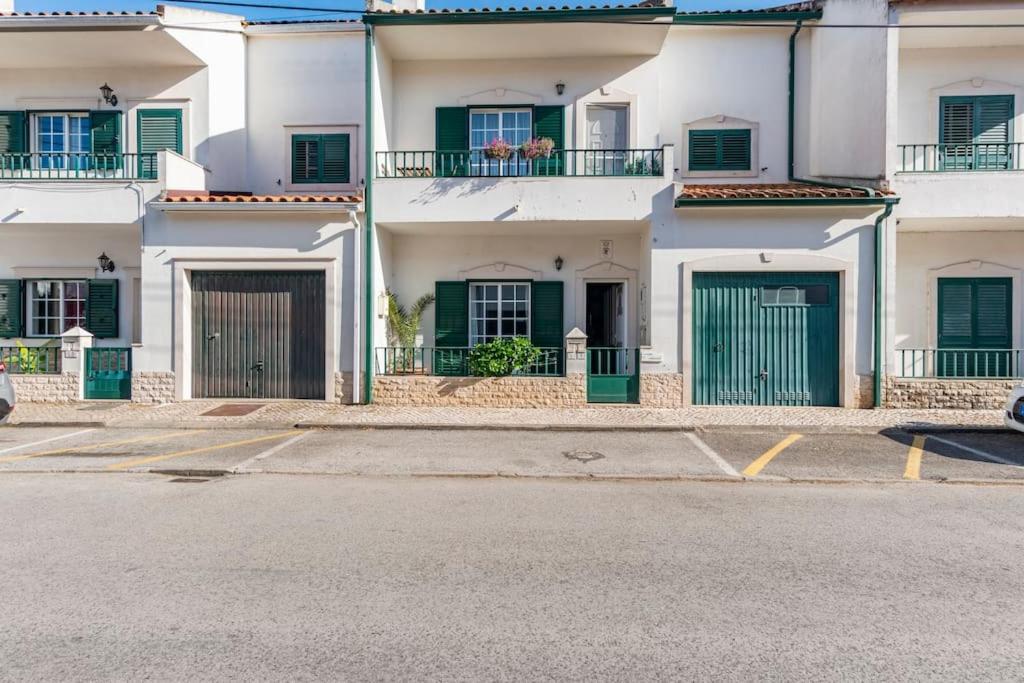 Suite Mendanha Samora Correia エクステリア 写真